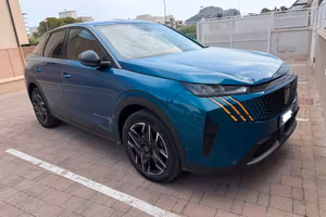 Peugeot 3008 Allure Hybrid, perfetta e in garanzia