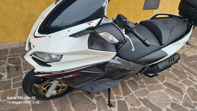 Aprilia srv 850 