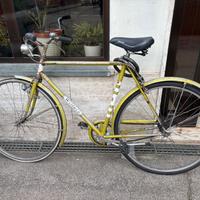 BICICLETTA BEN FUNZIONANTE con sella nuova.
