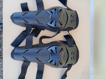 ginocchiere per moto enduro 