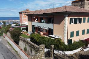 3 LOCALI A CASTELLABATE