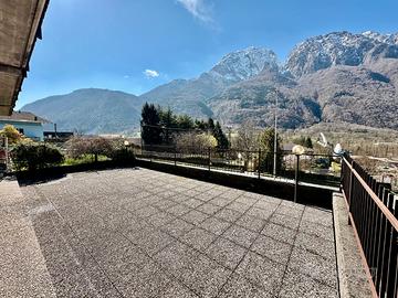 Appartamento con giardino, terrazza e box