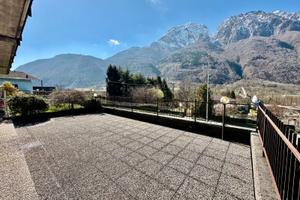 Appartamento con giardino, terrazza e box