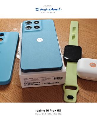 Cellulare, orologio, cuffie