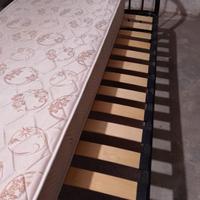 Letto singolo con rete a doghe e materasso