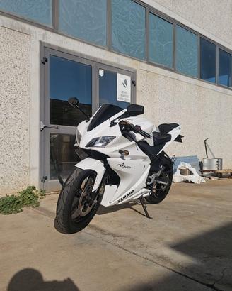 YAMAHA YZF R 125
