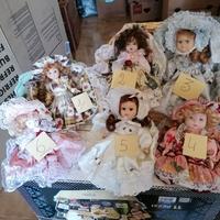 Bambole di varie dimensioni