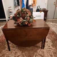 tavolo antico con alette laterali apribili