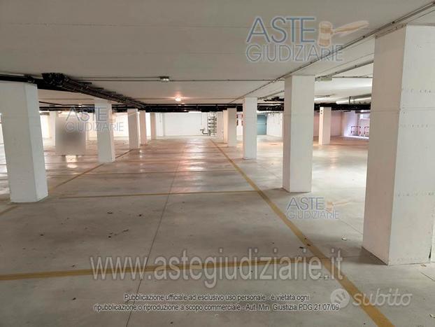 Box/Posto auto Jesi [A4289942]