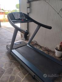 tapis roulant Technogym "pari al nuovo" 