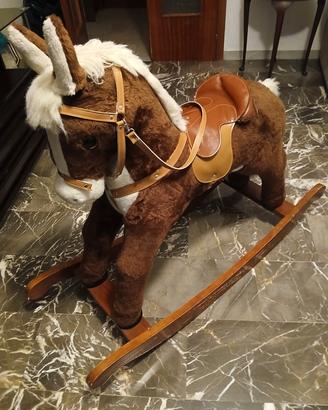 cavallo adondllo in legno