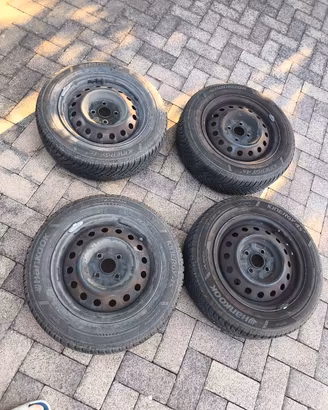 Ruote con cerchioni per Yaris 2004