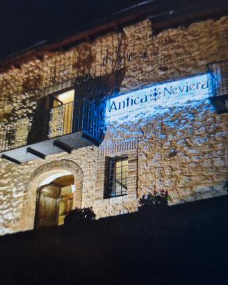 Ristorante completamente arredato