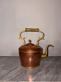 Teiera in rame e ottone