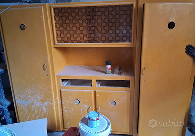 Mobile giallo Vintage