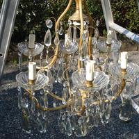 lampadario vintage a gocce di cristallo
