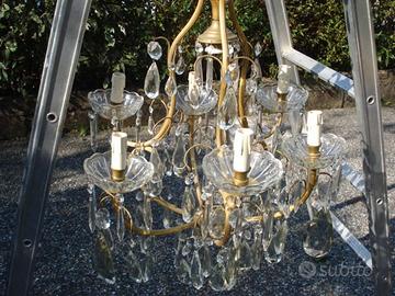 lampadario vintage a gocce di cristallo