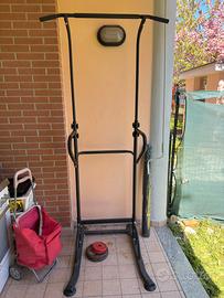 stazione multifunzione per esercizi a corpo libero