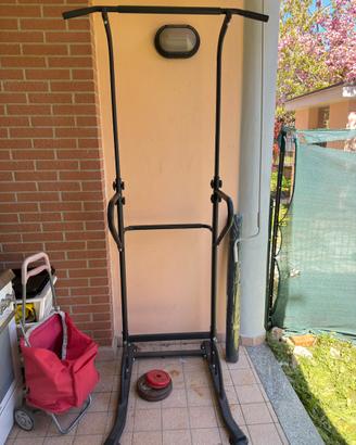 stazione multifunzione per esercizi a corpo libero