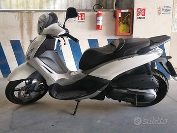 Piaggio Beverly 350
