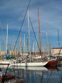 barca a vela in alluminio