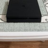 PS4 slim 1TB