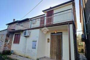 CASA INDIPENDENTE A CALCATA