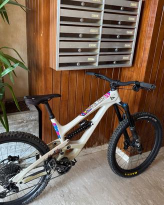 YT Capra Comp