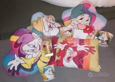 set di cuscini, bicchieri e tazze Disney 