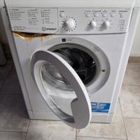 Lavatrice Indesit 6 kg IWC61052