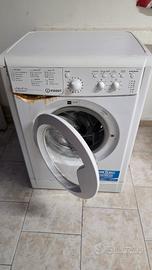Lavatrice Indesit 6 kg IWC61052