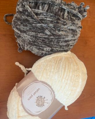 Gomitoli velvet yarn 288 mt