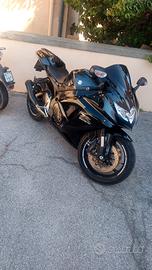 Suzuki GSX 750