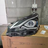 faro sinistro toyota yaris hybrid