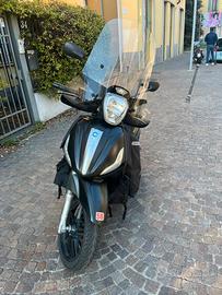 Piaggio Beverly 350 sport touring