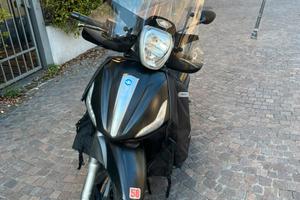 Piaggio Beverly 350 sport touring
