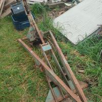 struttura per trapano per trattore 