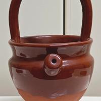 Orcio di terracotta con manico e beccuccio 