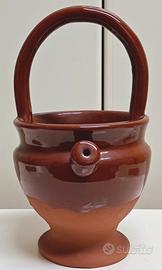Orcio di terracotta con manico e beccuccio 