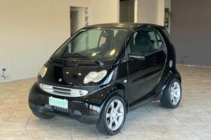 Smart fortwo coupe Fortwo 0.8 cdi Smart&Pulse