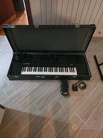 Tastiera Roland G600 con Cassa e accessori