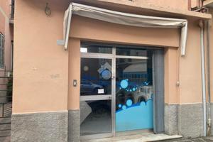 NEGOZIO A LAVAGNA