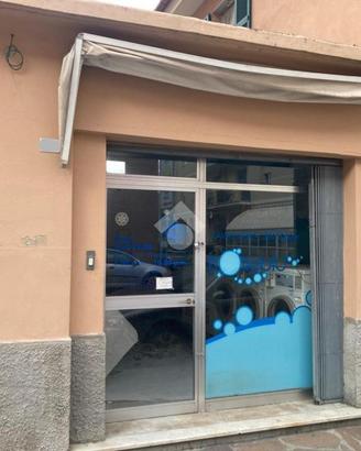 NEGOZIO A LAVAGNA