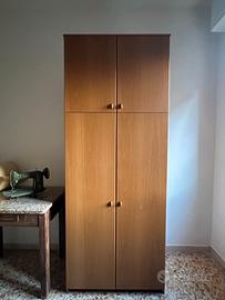 Armadio vintage in legno a 4 ante con doppio vano