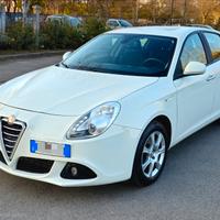 Alfa Romeo Giulietta ok neopatentati garanzia