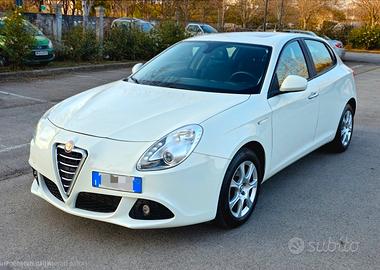 Alfa Romeo Giulietta ok neopatentati garanzia