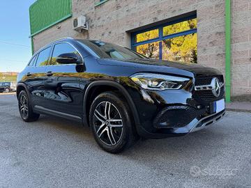 MERCEDES-BENZ GLA 180 136CV SPORT AUTOMATIC KM-4