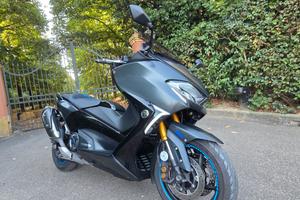 YAMAHA T-MAX 
