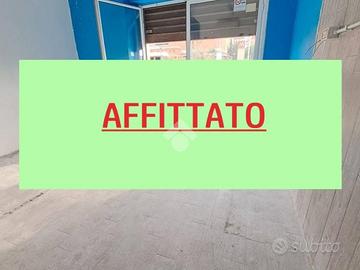 NEGOZIO A ROMA