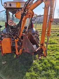 Retroescavatore per trattore